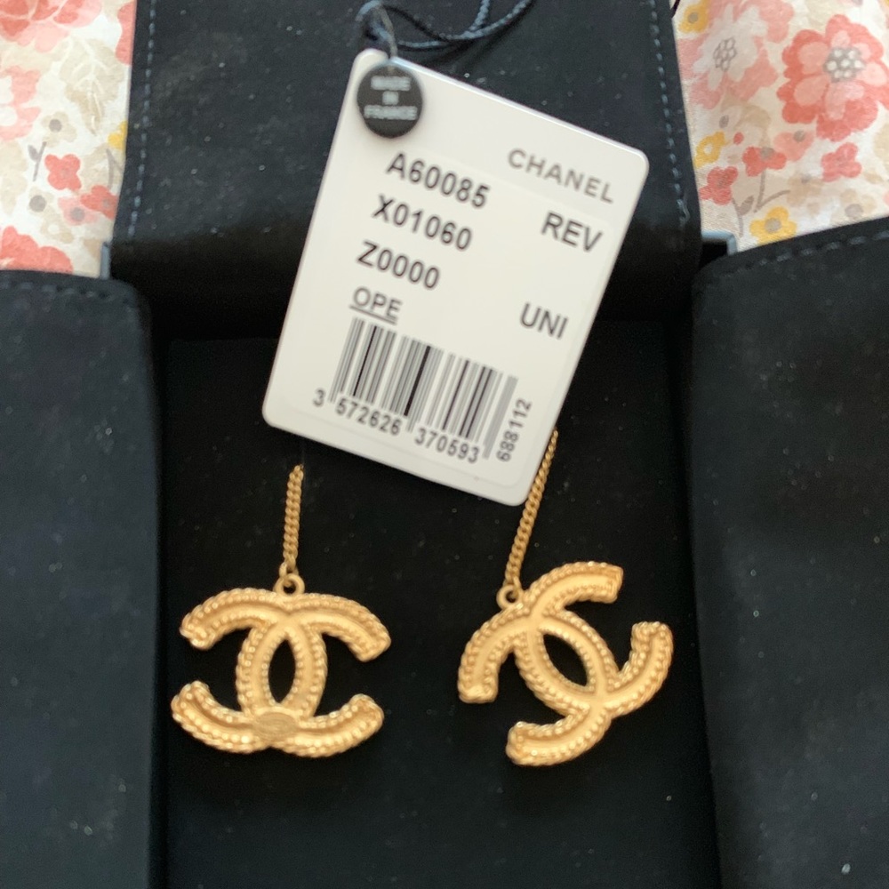 Chanel Gold Plates Drop earrings
